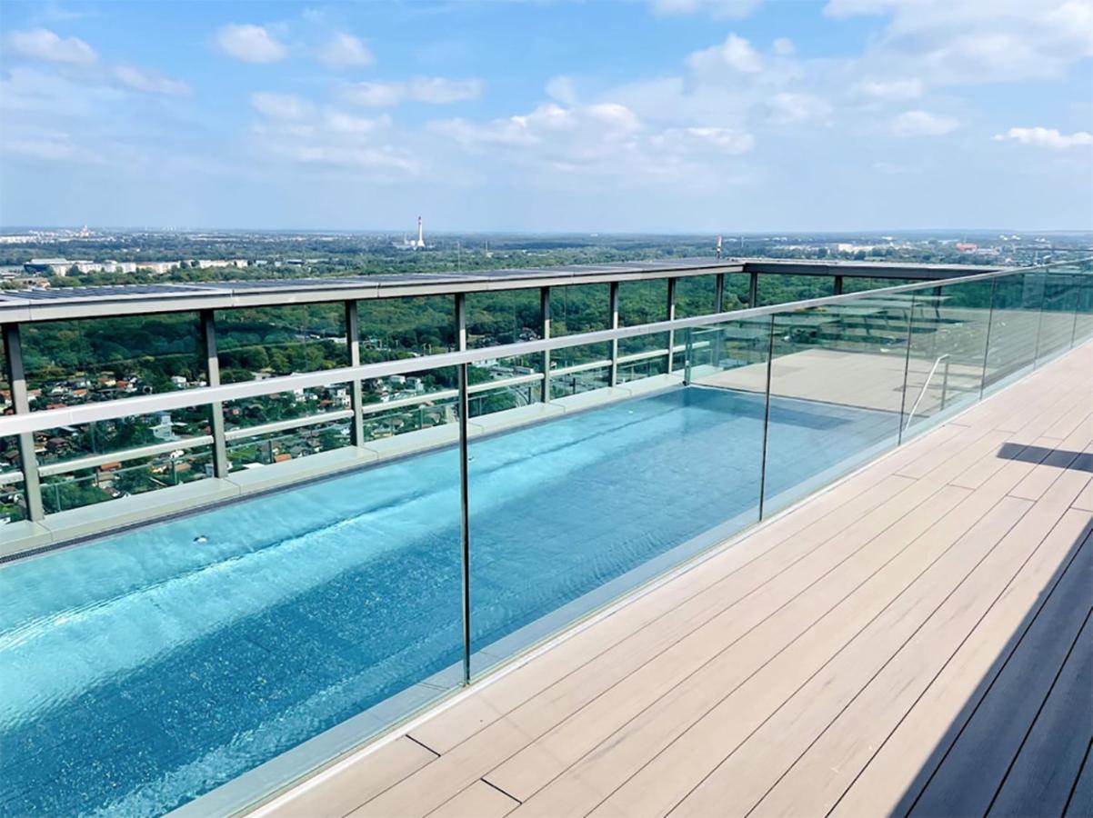 Sunrise Above Sky With Rooftop Pool Відень Екстер'єр фото